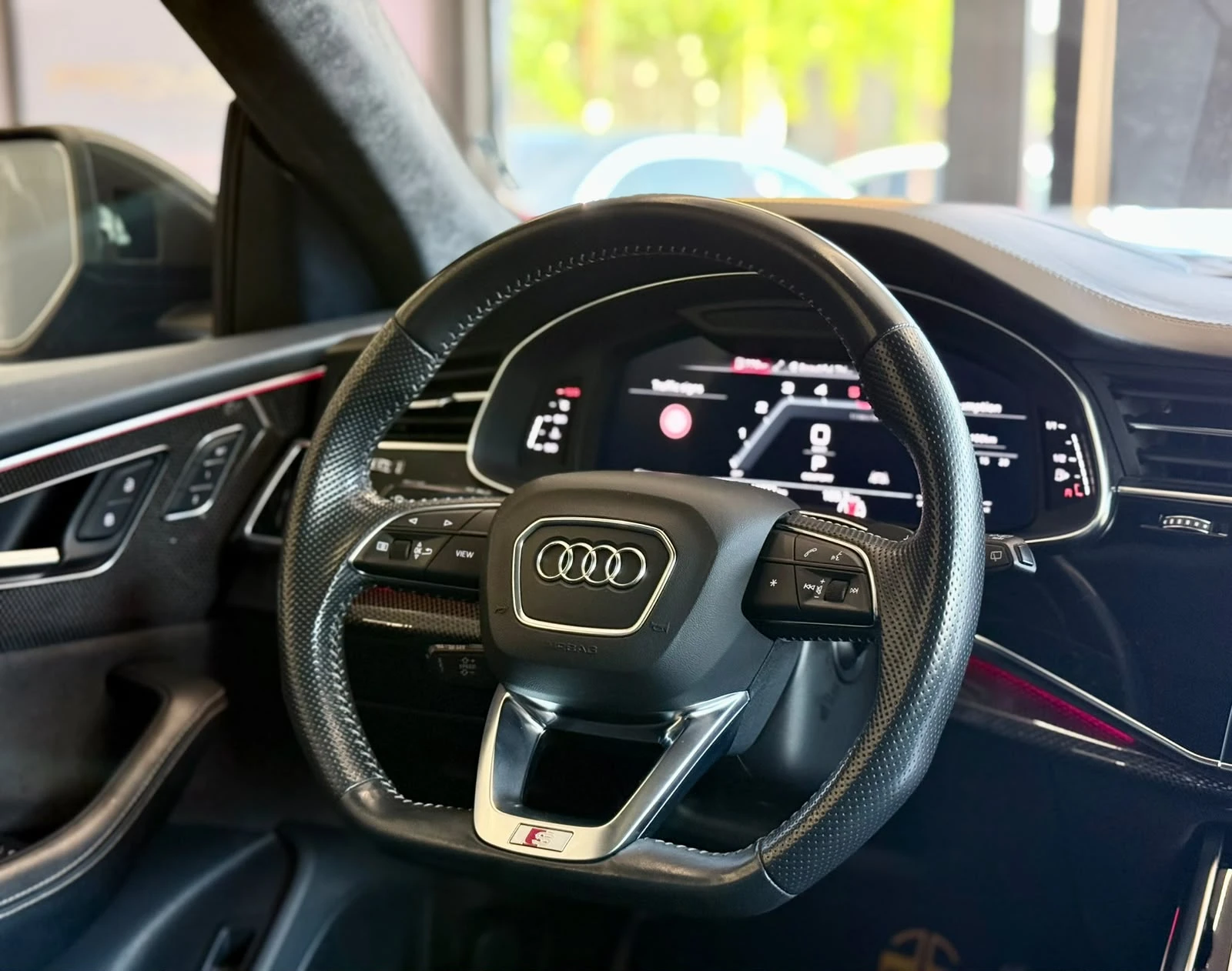 Audi SQ8 Maxton Design* B&O* Full* Pano* HuD* ЛИЗИНГ , снимка 10 - Автомобили и джипове - 55738335