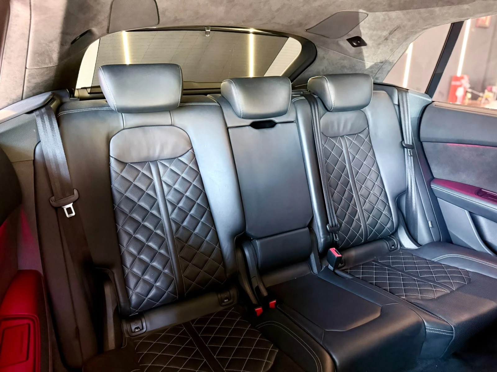 Audi SQ8 Maxton Design* B&O* Full* Pano* HuD* ЛИЗИНГ , снимка 16 - Автомобили и джипове - 55738335
