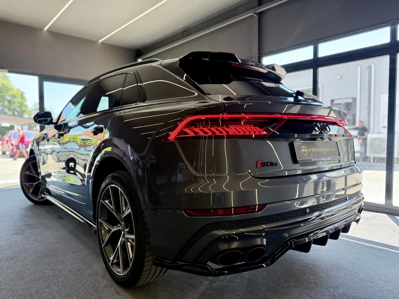 Audi SQ8 Maxton Design* B&O* Full* Pano* HuD* ЛИЗИНГ , снимка 4 - Автомобили и джипове - 55738335