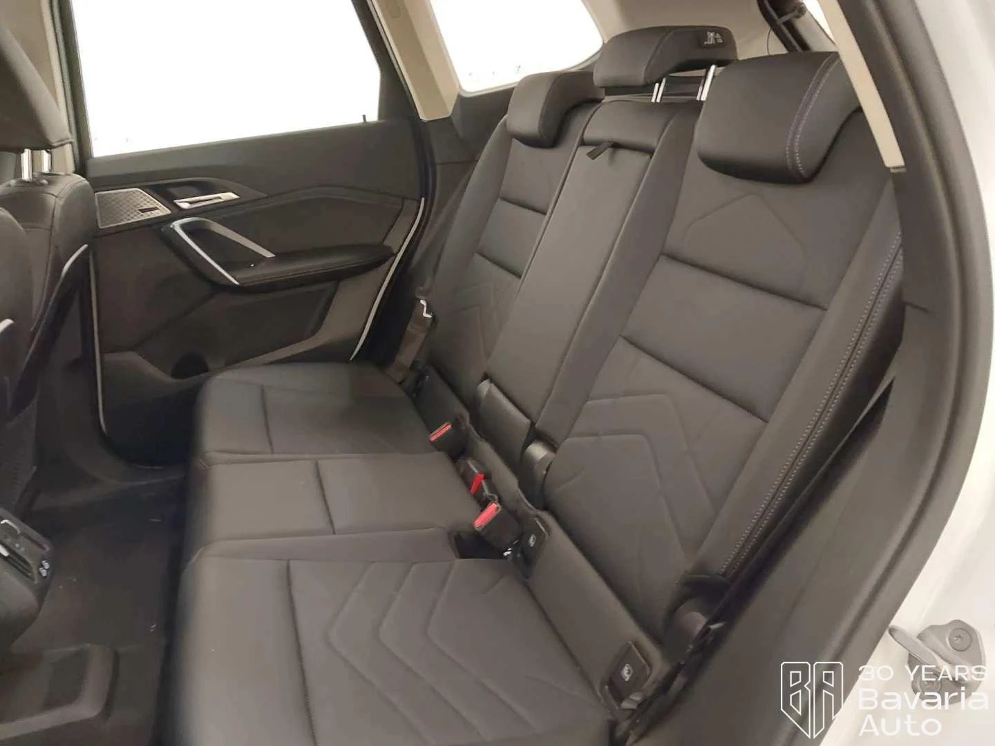 BMW iX1 30 xDrive xLine, снимка 9 - Автомобили и джипове - 56743443