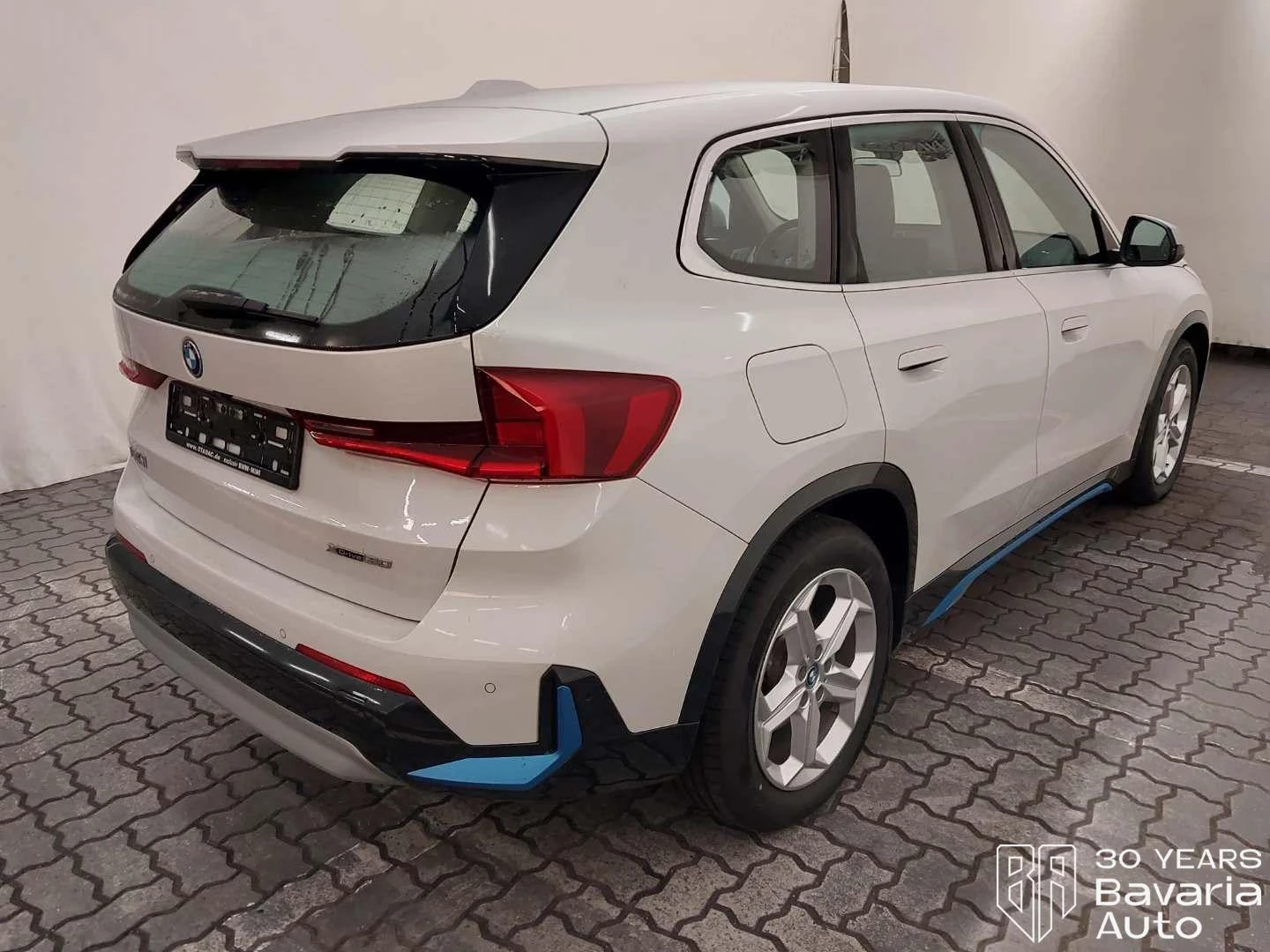 BMW iX1 30 xDrive xLine, снимка 4 - Автомобили и джипове - 56743443