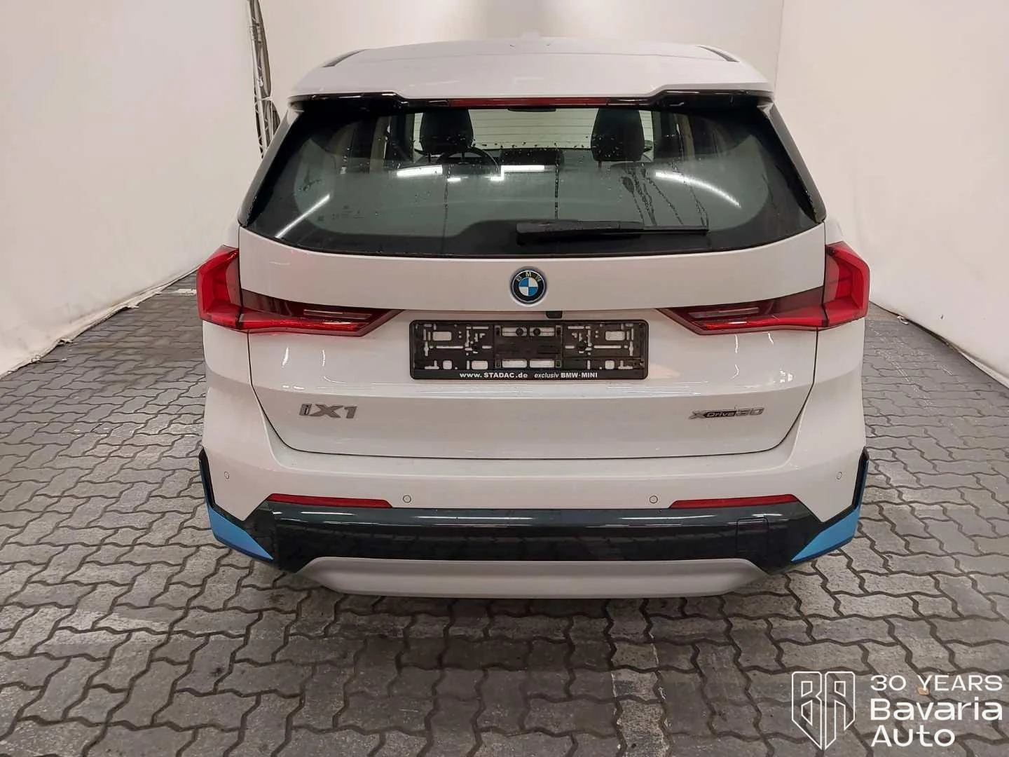 BMW iX1 30 xDrive xLine, снимка 3 - Автомобили и джипове - 56743443