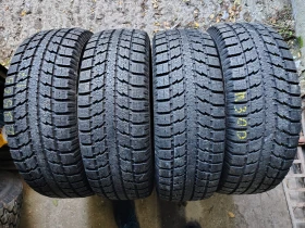 Гуми Зимни 235/65R17, снимка 1
