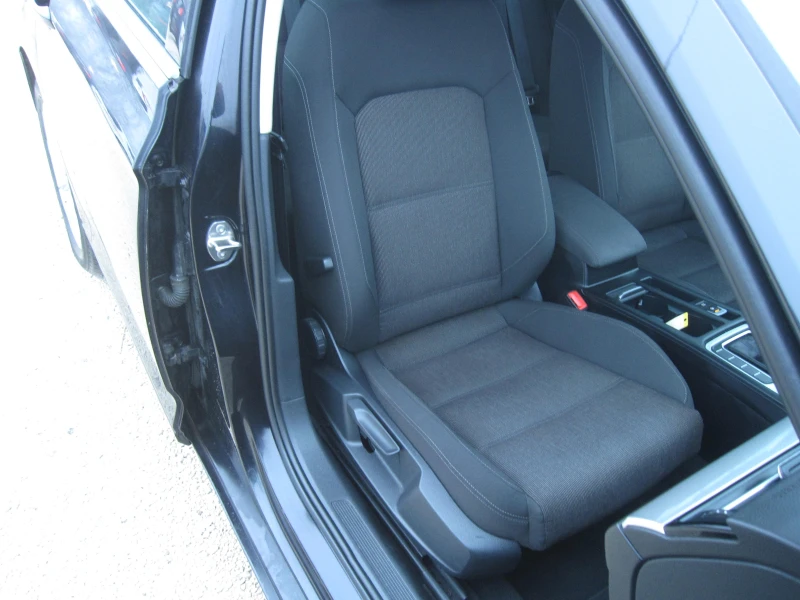 VW Passat Автомат, 1, 6-TDI, Navi, снимка 10 - Автомобили и джипове - 52815621