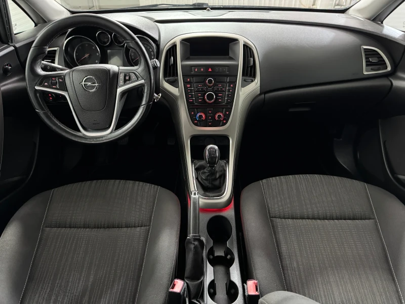 Opel Astra 1.7 CDTI SPORTS TOURER - COSMO, снимка 8 - Автомобили и джипове - 53248629