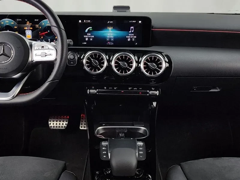 Mercedes-Benz A 250 4MATIC, снимка 14 - Автомобили и джипове - 55790302