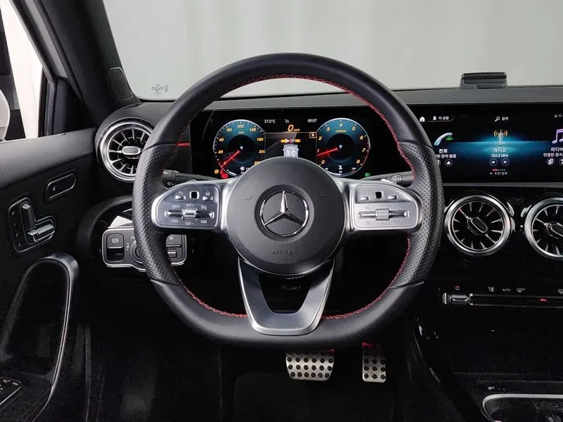 Mercedes-Benz A 250 4MATIC, снимка 13 - Автомобили и джипове - 55790302
