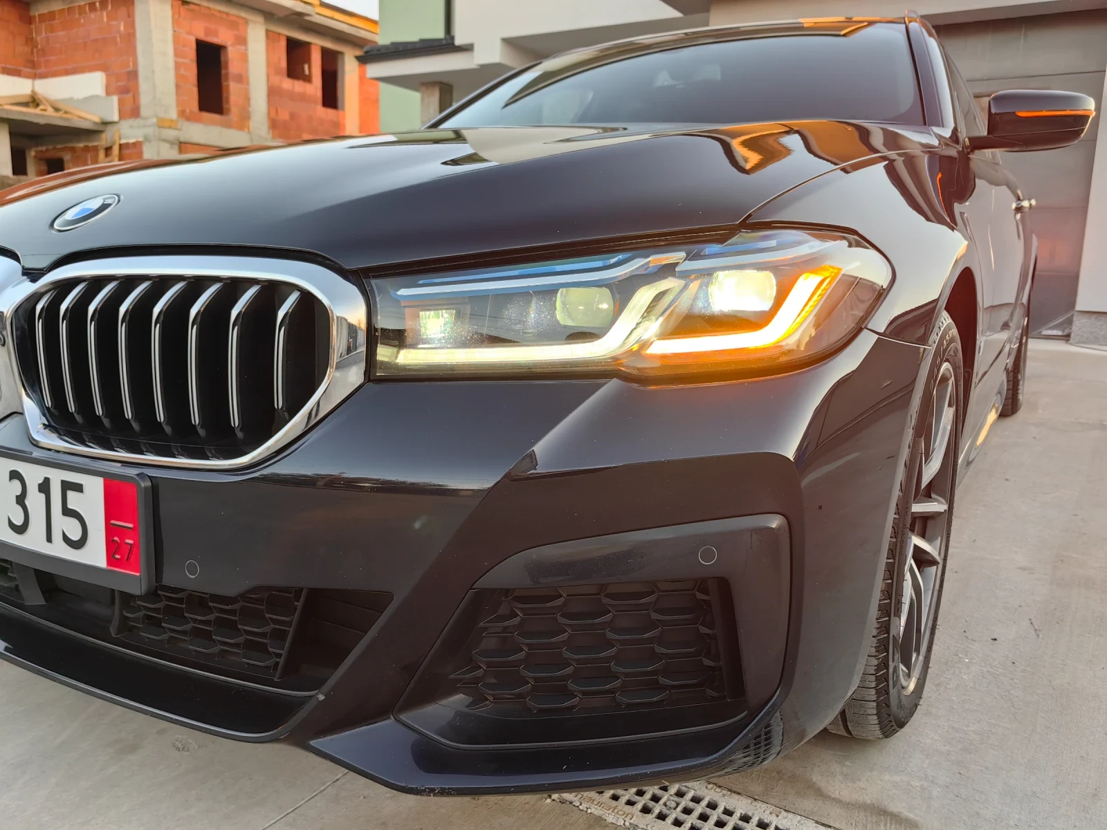 BMW 530 530i M SPORT 360 LAZER HEAD-UP ОБДУХВАНЕ СЕДАЛКИ, снимка 1