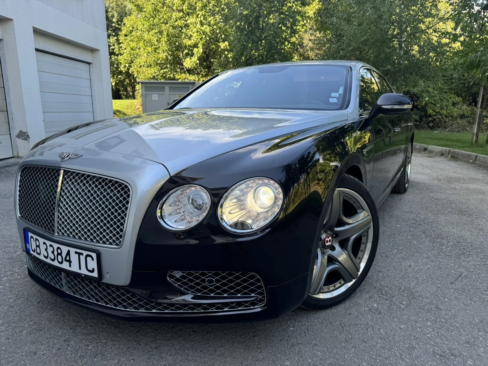 Bentley Flying Spur 4.0 / V8 - изображение 3