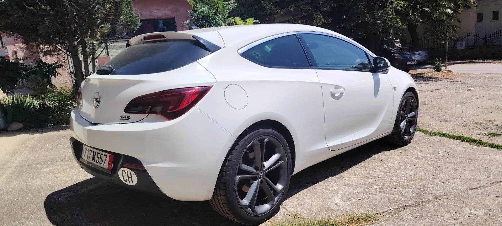Opel Astra GTC 2.0 CDTi Sport - изображение 5