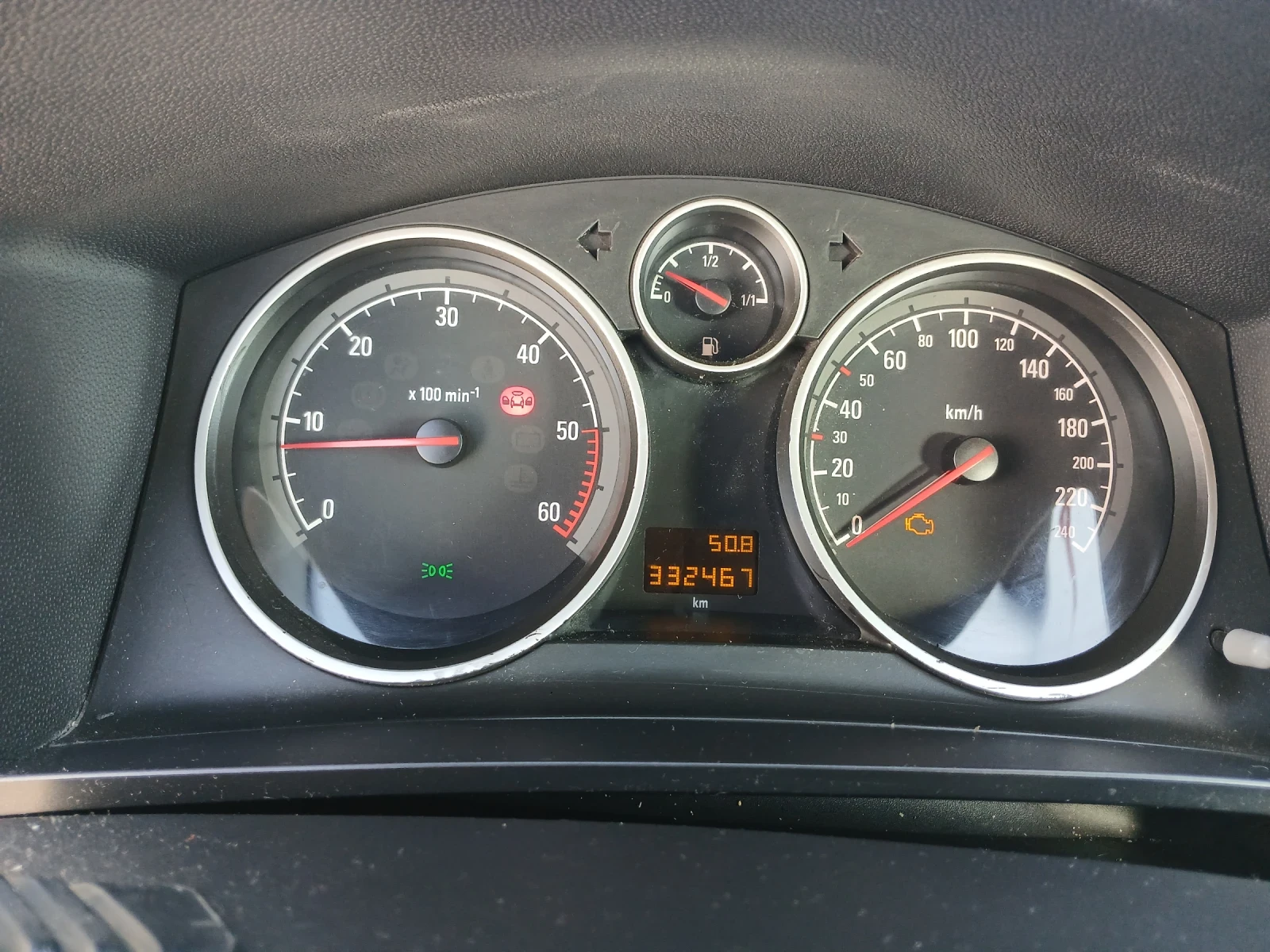 Opel Zafira 1.9, снимка 10 - Автомобили и джипове - 53823540