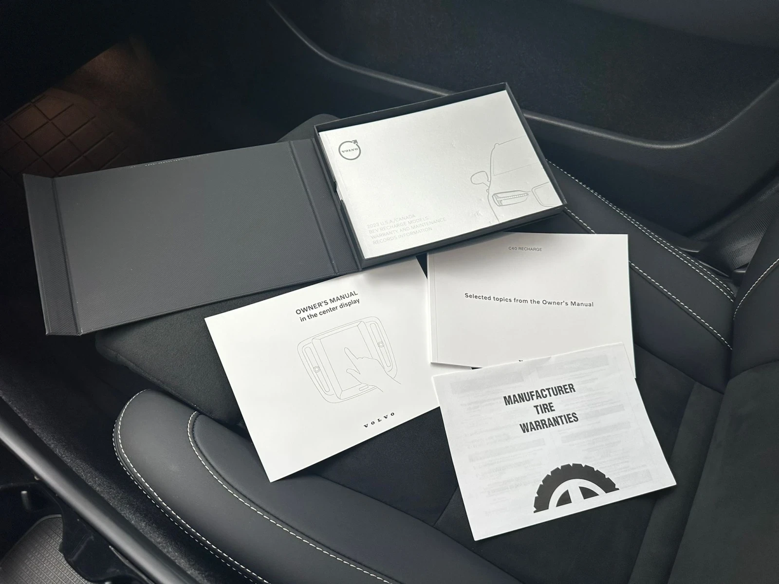 Volvo C40 Електрически SUV, снимка 12 - Автомобили и джипове - 53907261