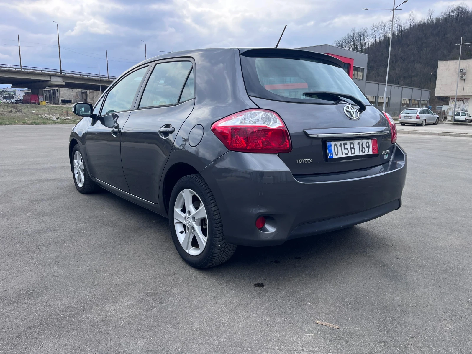 Toyota Auris 1.33 VVTi, снимка 6 - Автомобили и джипове - 53924918