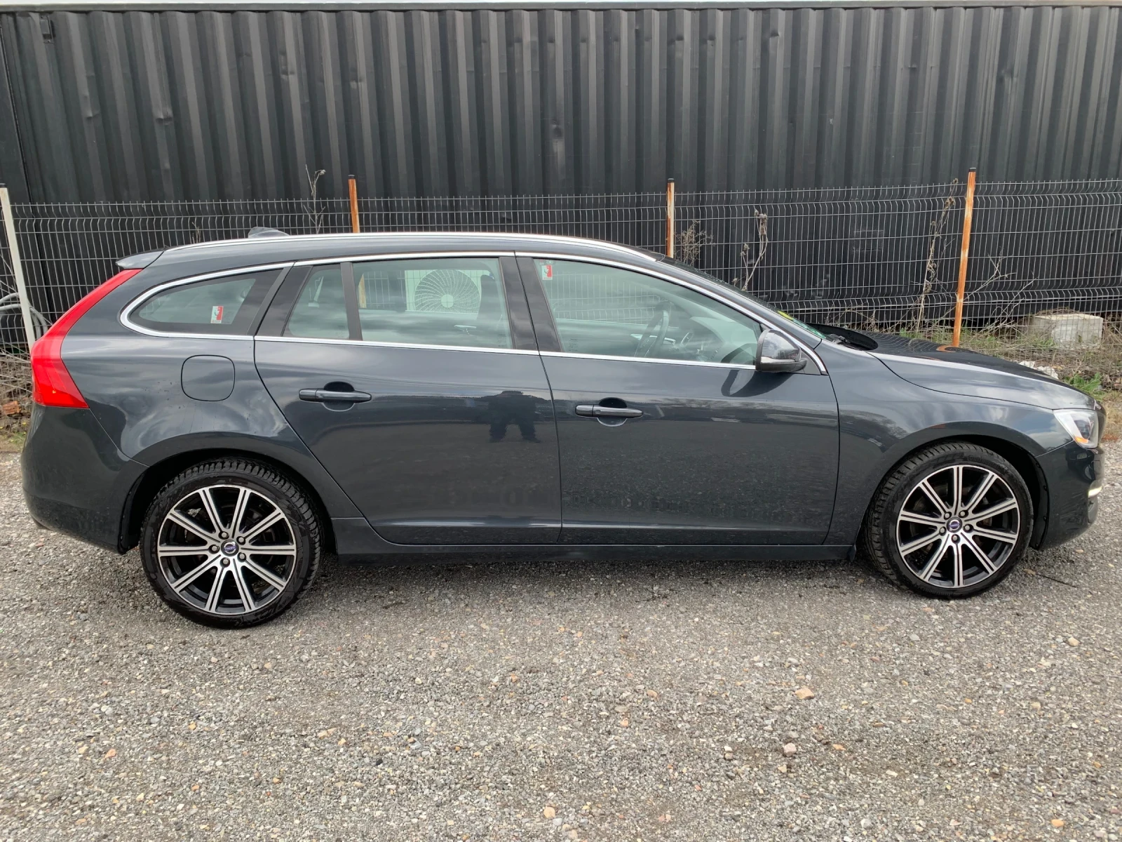 Volvo V60 2.4* D5* AWD* SUMMUM* ПЪЛНА СЕР.ИСТОРИЯ VOLVO, снимка 6 - Автомобили и джипове - 54157492