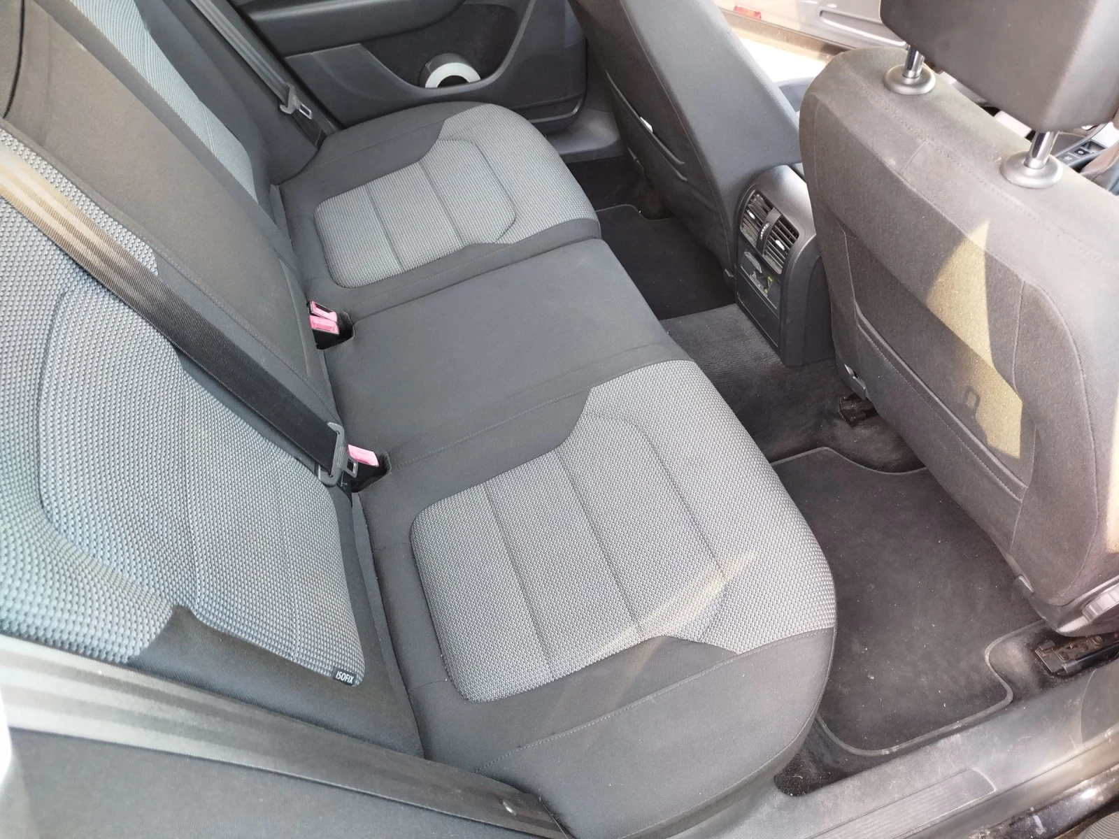 VW Passat 2.0 TDI, снимка 11 - Автомобили и джипове - 54317404