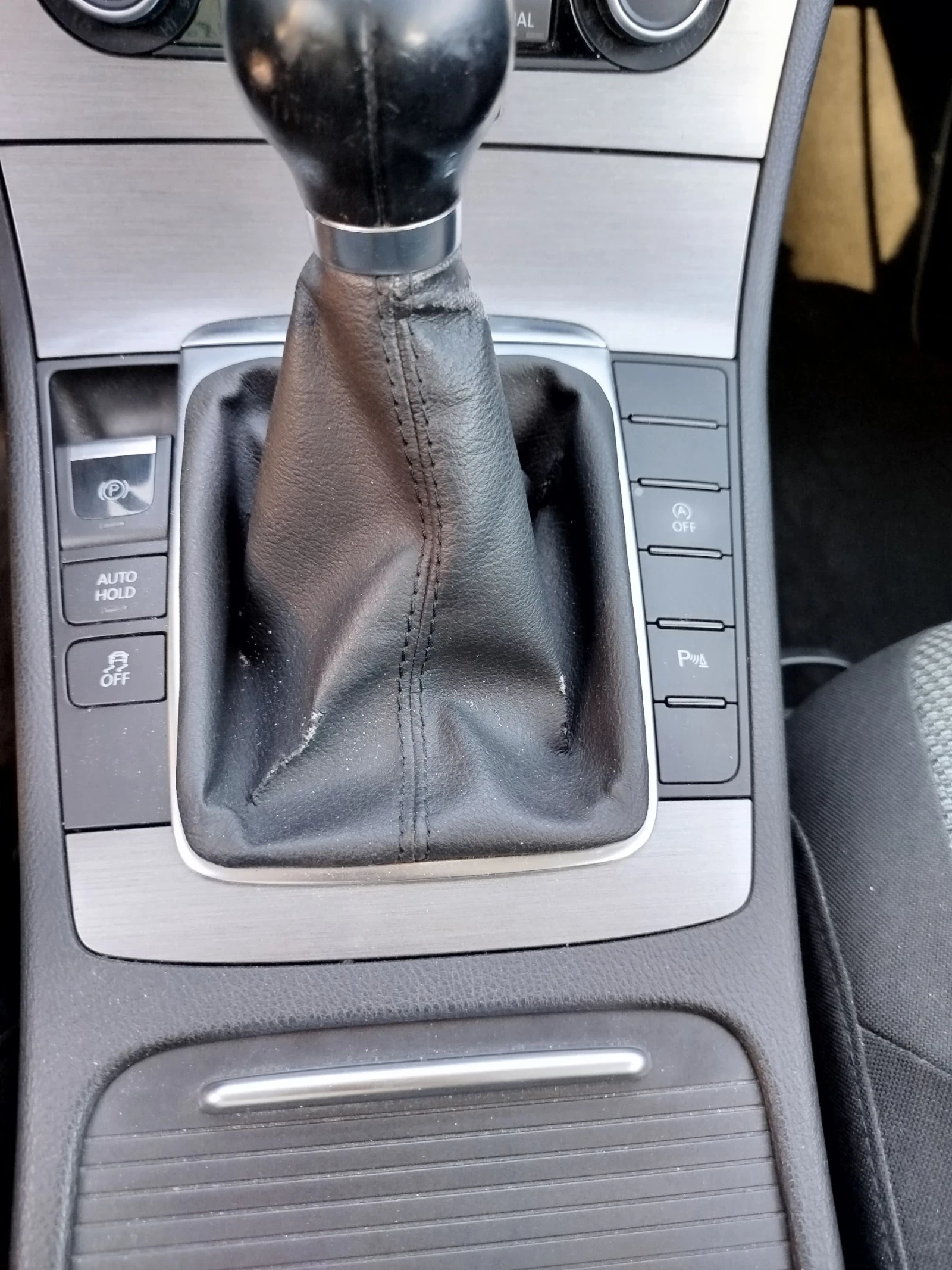 VW Passat 2.0 TDI, снимка 14 - Автомобили и джипове - 54317404