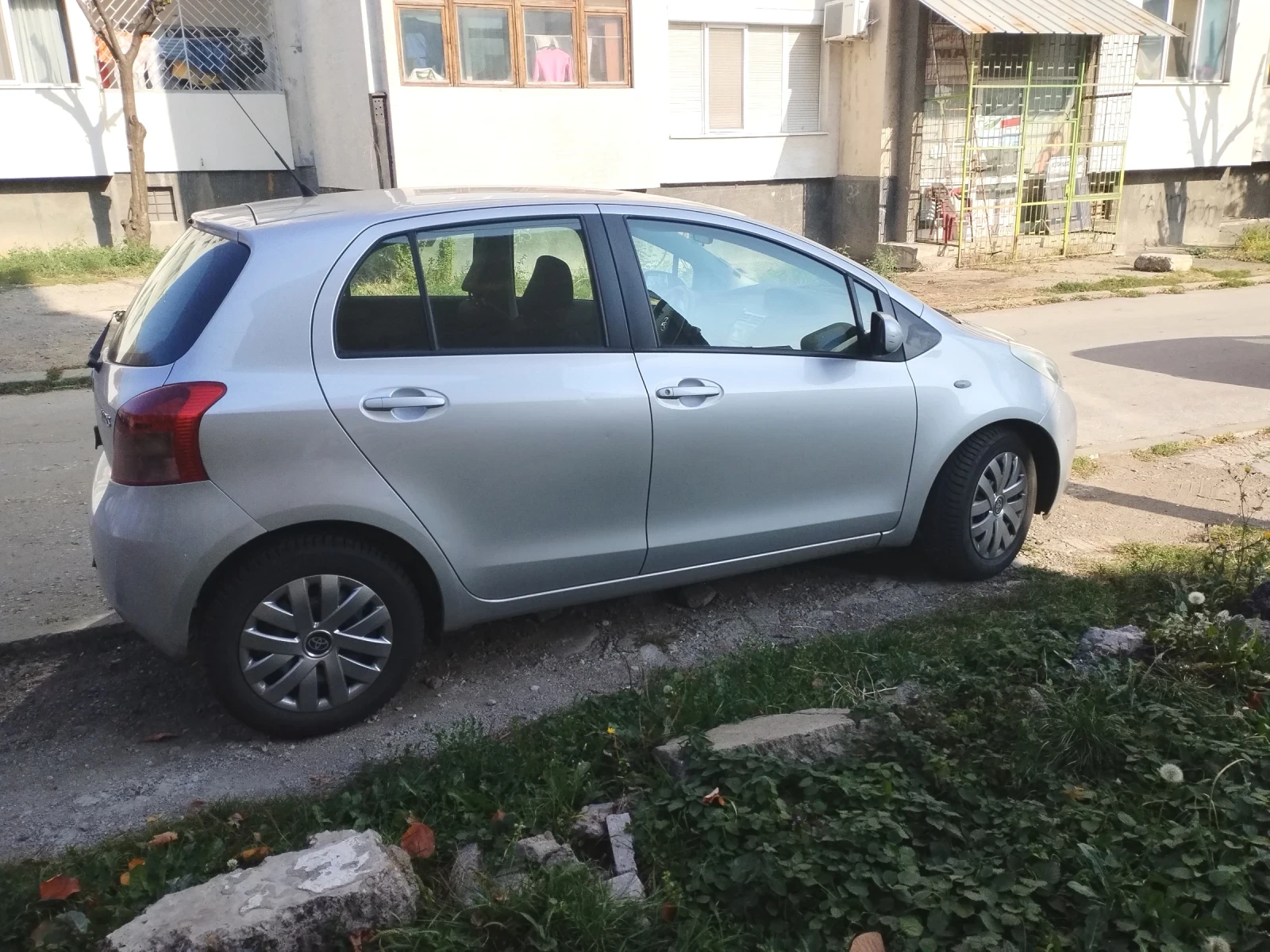 Toyota Yaris, снимка 6 - Автомобили и джипове - 54853360