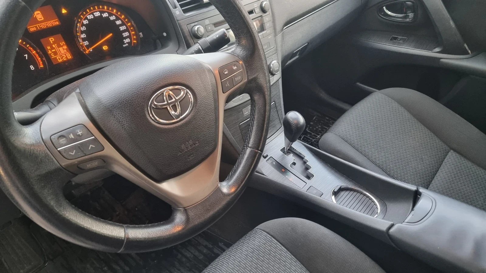 Toyota Avensis 2, 0VVTI, снимка 9 - Автомобили и джипове - 54937466