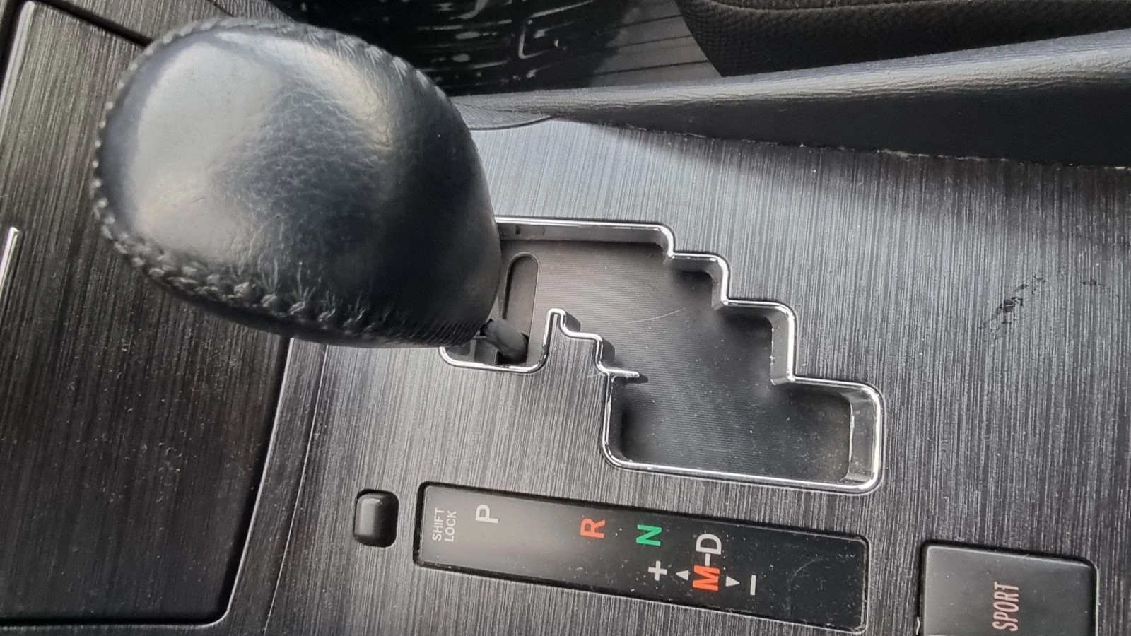 Toyota Avensis 2, 0VVTI, снимка 13 - Автомобили и джипове - 54937466
