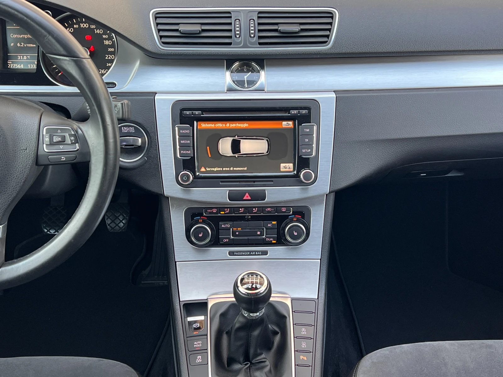 VW Passat 2.0TDi Highline Подгрев Алкантара Навигация Камера, снимка 9 - Автомобили и джипове - 55067497