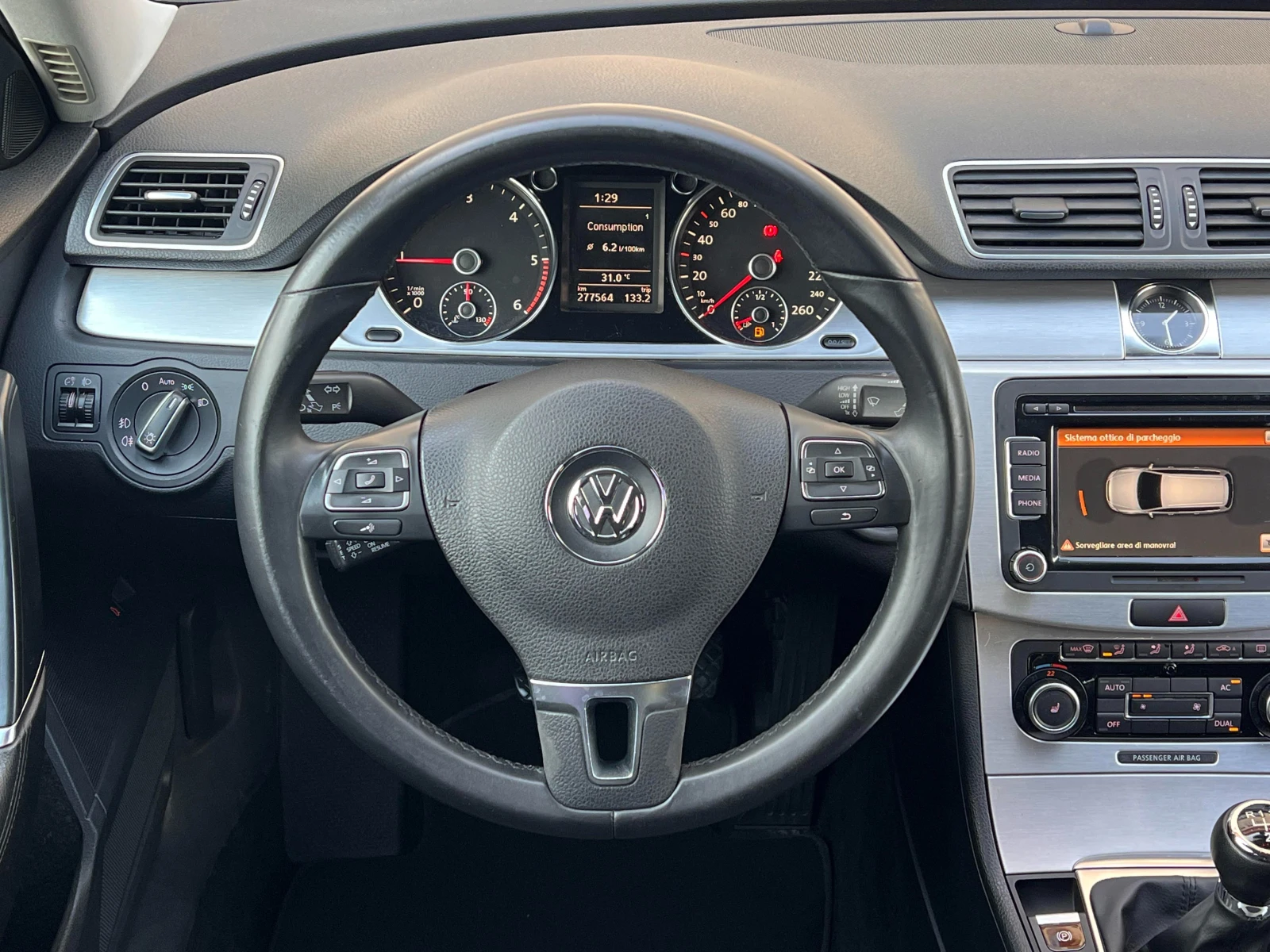 VW Passat 2.0TDi Highline Подгрев Алкантара Навигация Камера, снимка 8 - Автомобили и джипове - 55067497