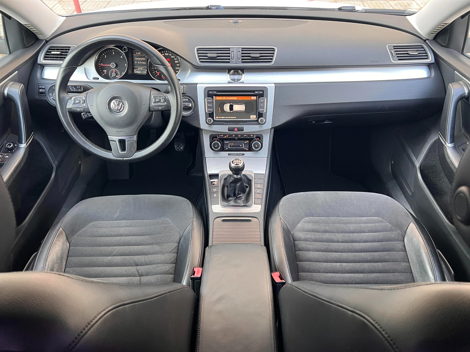 VW Passat 2.0TDi Highline Подгрев Алкантара Навигация Камера, снимка 7 - Автомобили и джипове - 55067497