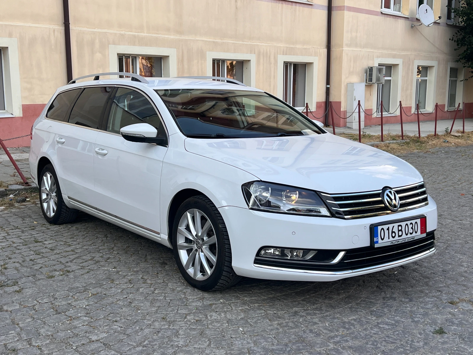 VW Passat 2.0TDi Highline Подгрев Алкантара Навигация Камера, снимка 3 - Автомобили и джипове - 55067497