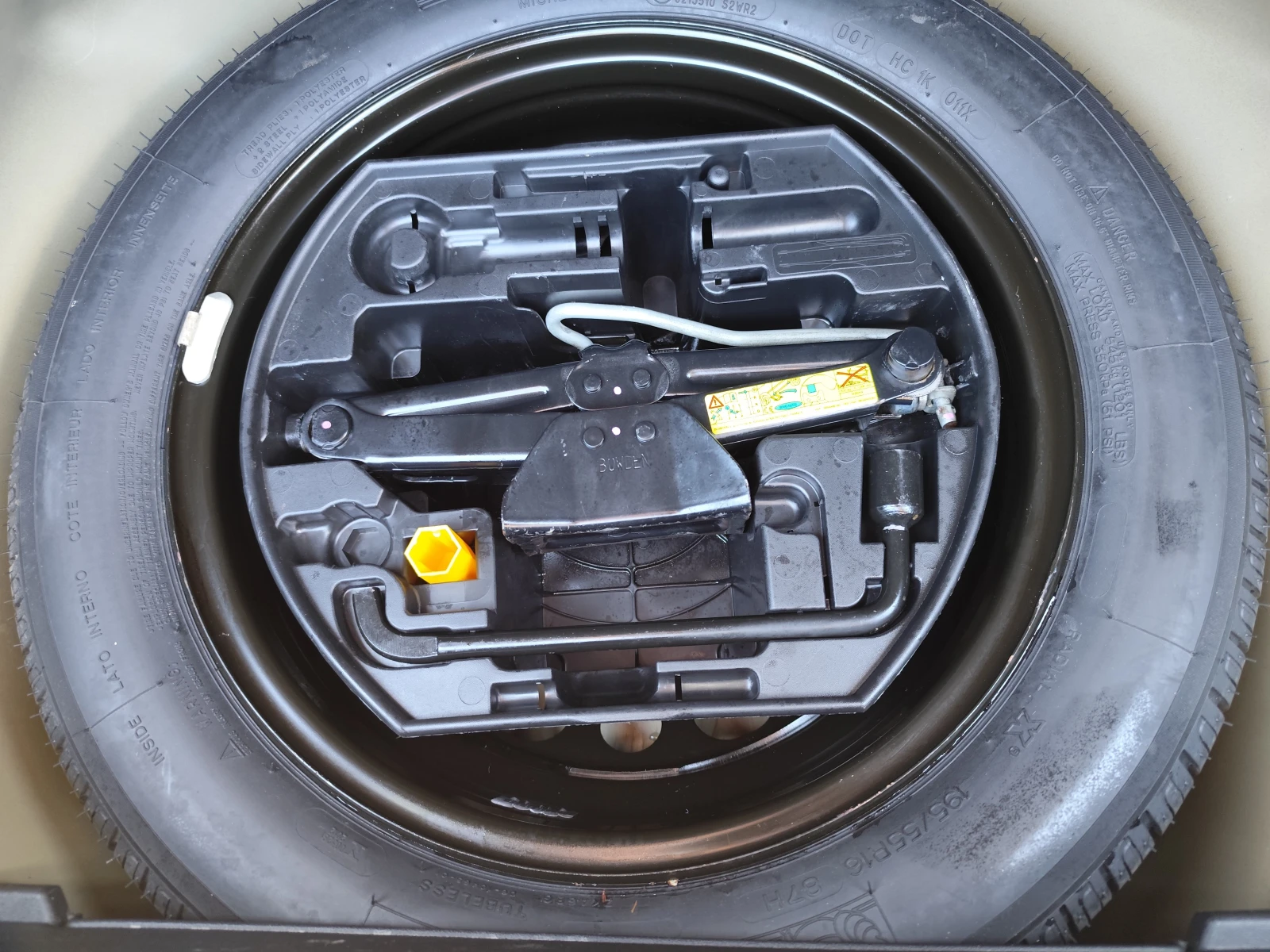 Peugeot 208 1.2i* LED* NAVI* CAMERA* FACELIFT* , снимка 13 - Автомобили и джипове - 55477630