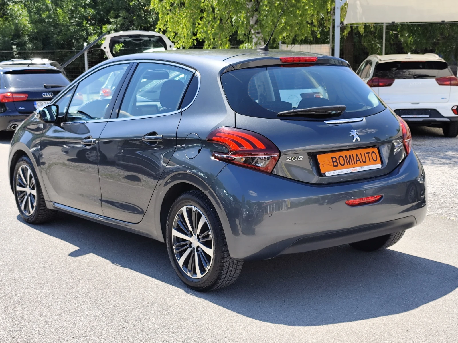 Peugeot 208 1.2i* LED* NAVI* CAMERA* FACELIFT* , снимка 6 - Автомобили и джипове - 55477630