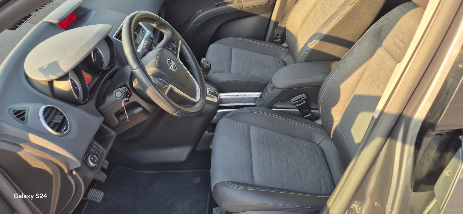 Opel Meriva 1.4 Turbo, снимка 9 - Автомобили и джипове - 55772519