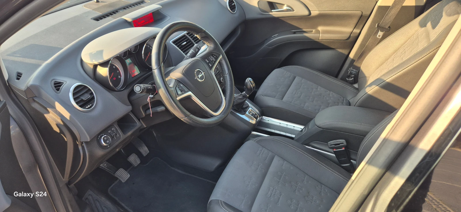 Opel Meriva 1.4 Turbo, снимка 8 - Автомобили и джипове - 55772519