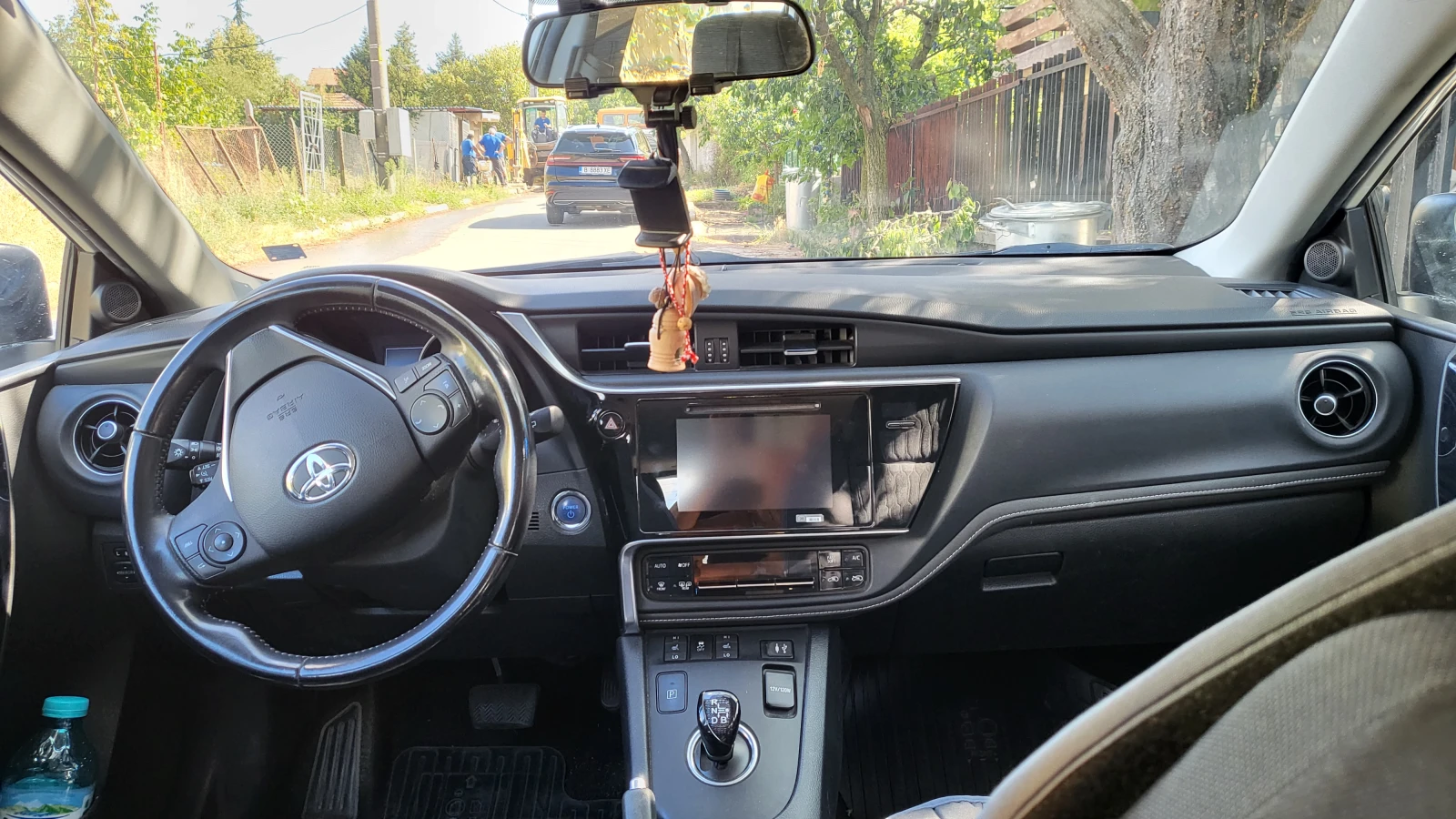 Toyota Auris, снимка 5 - Автомобили и джипове - 55966292