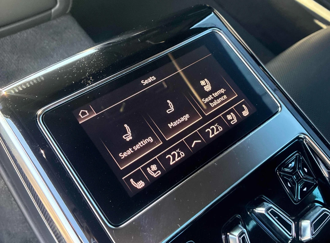 Audi S8 B&O-ADVANCED* MATRIX* МАСАЖ/ОБДУХ+ REAR* HUD* 360, снимка 15 - Автомобили и джипове - 55967074