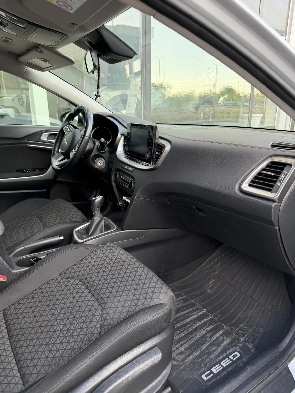 Kia Ceed, снимка 9 - Автомобили и джипове - 56211165