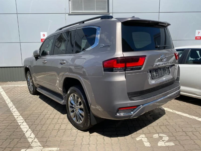 Toyota Land cruiser Land Cruiser 300 Фабрично нова, снимка 3 - Автомобили и джипове - 53045732