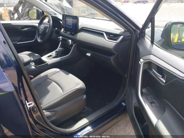 Toyota Rav4 XLE PREMIUM - изображение 5