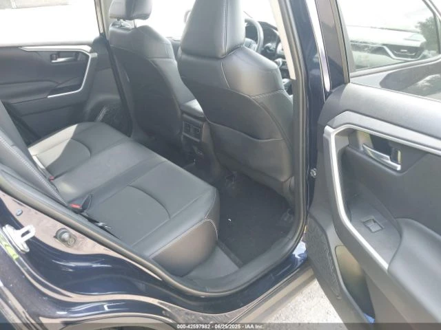Toyota Rav4 XLE PREMIUM - изображение 8