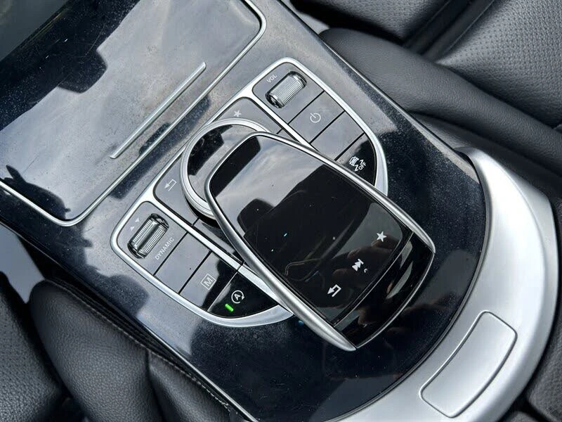 Mercedes-Benz GLC 300 4MATIC CAM* ПОДГРЕВ* KEYLESS* PANO* , снимка 11 - Автомобили и джипове - 52800813