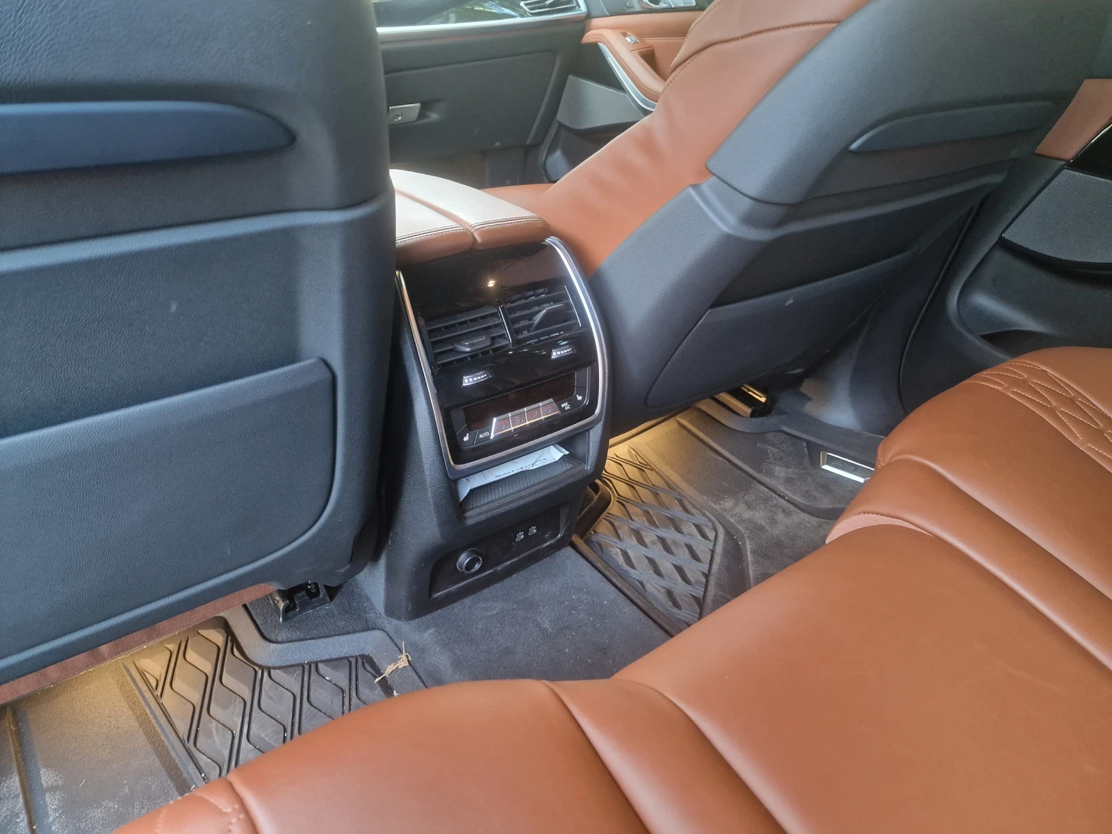 BMW X7 M50I - изображение 7