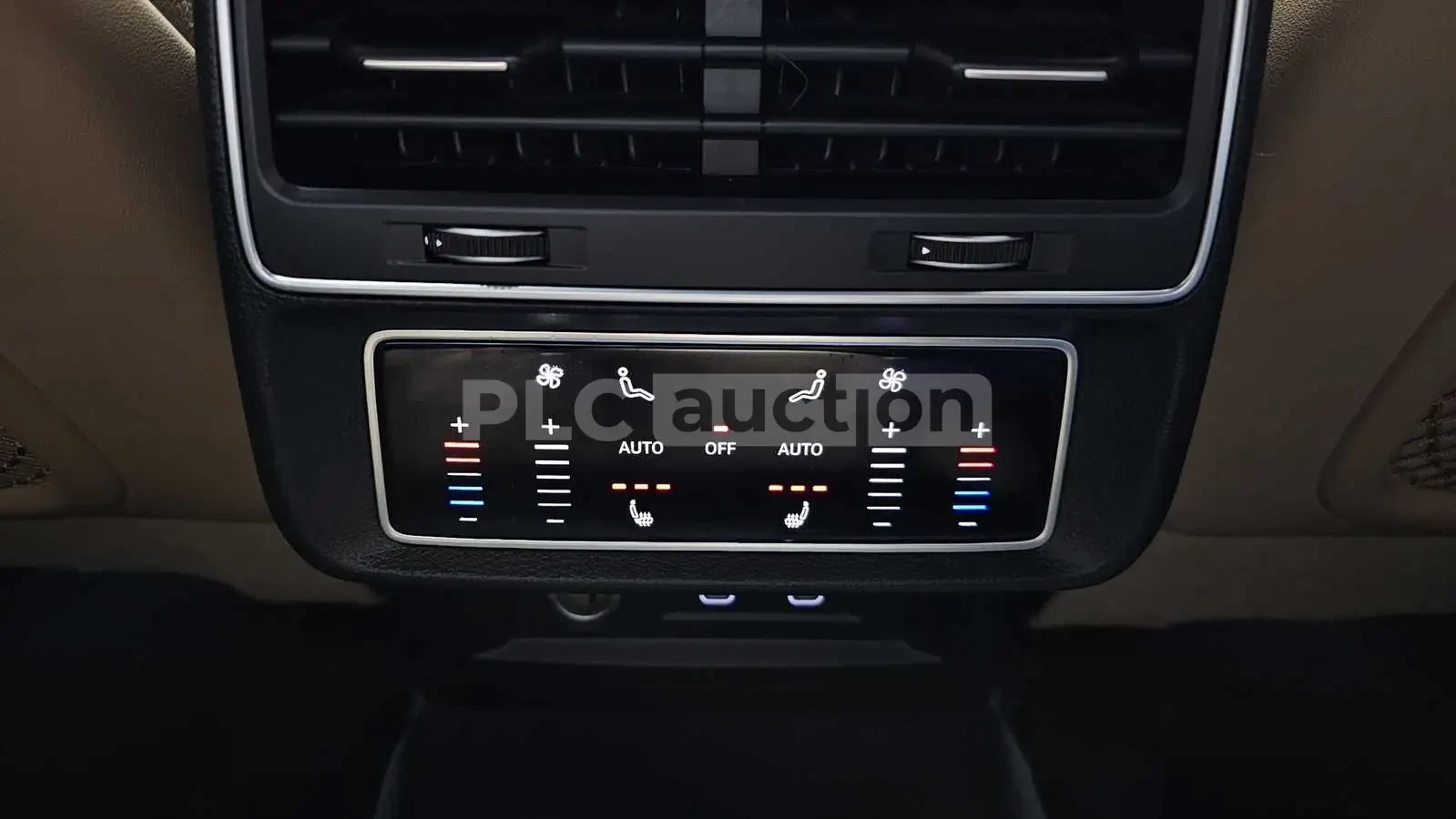 Audi Q8 ОБДУХВАНЕ * ДИСТРОНИК * 360 * ПАНОРАМА * HEAD-UP, снимка 16 - Автомобили и джипове - 54273264