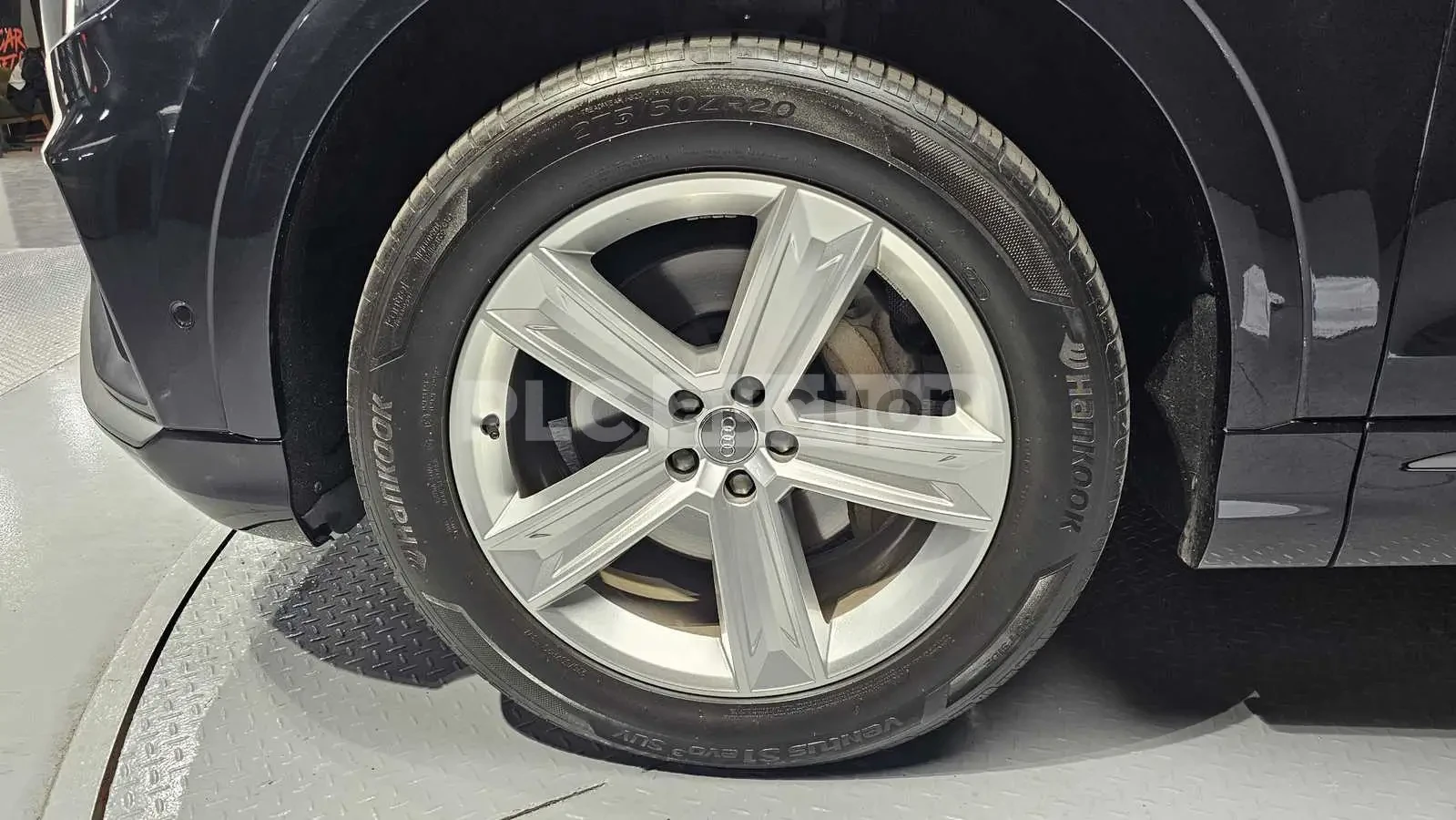 Audi Q8 ОБДУХВАНЕ * ДИСТРОНИК * 360 * ПАНОРАМА * HEAD-UP, снимка 5 - Автомобили и джипове - 54273264