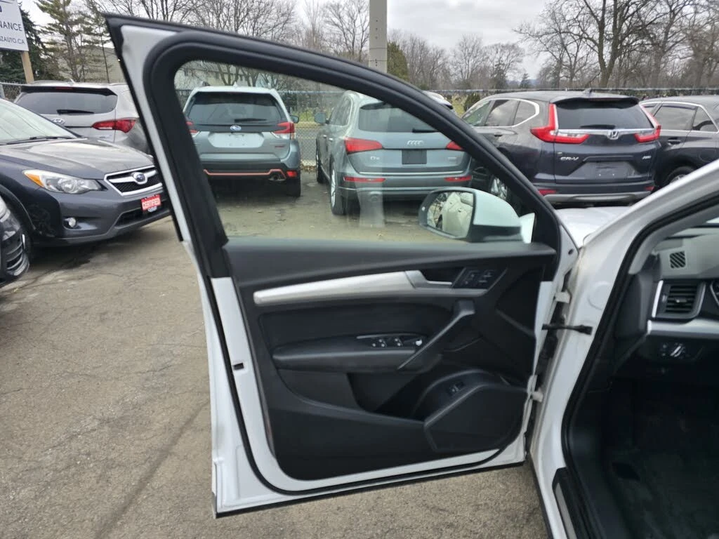 Audi Q5 * AвтоКредит * (ЦЕНА ДО БГ), снимка 7 - Автомобили и джипове - 54333188