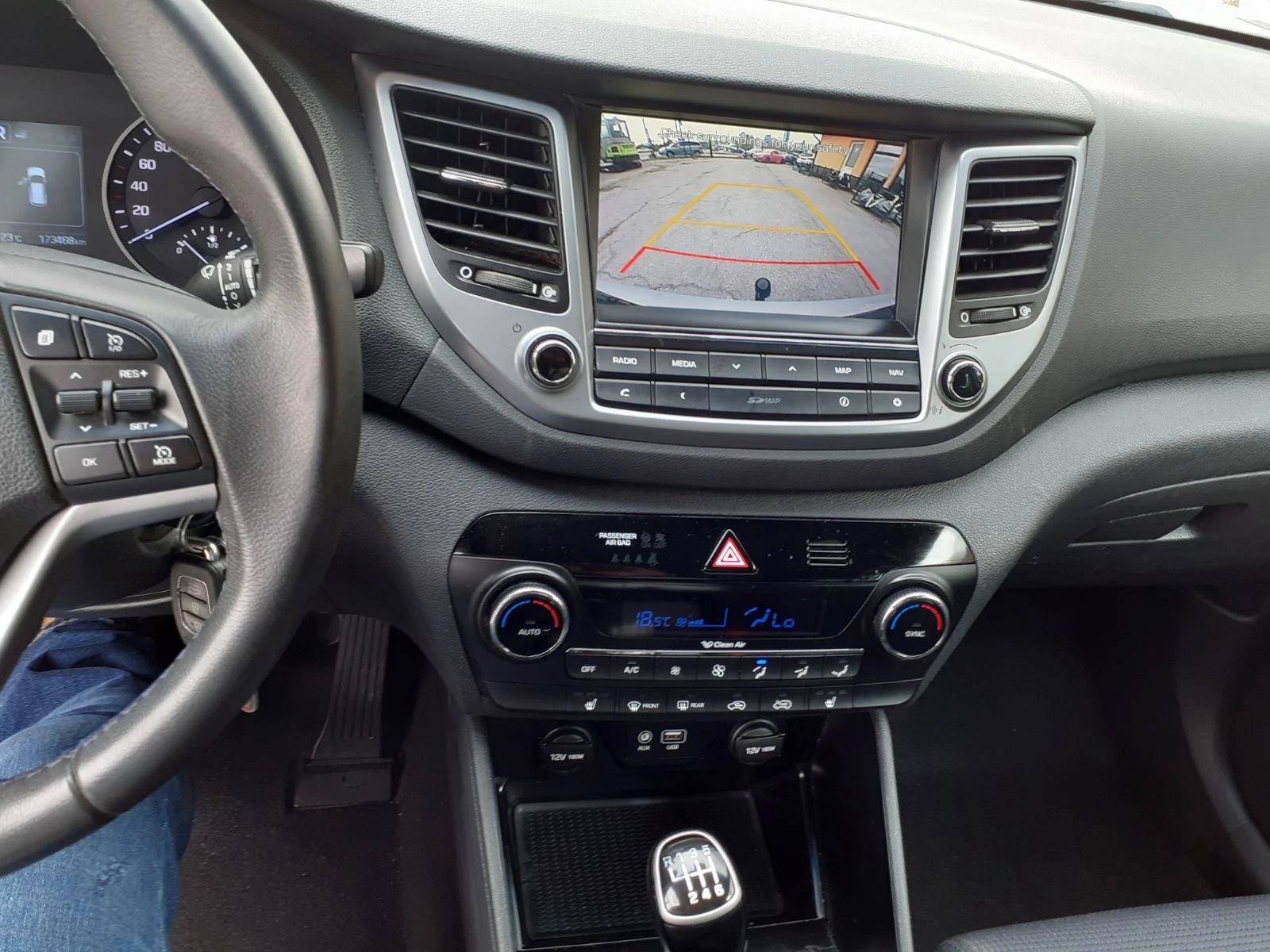 Hyundai Tucson 1, 7 CRDI PREMIUM-NAVI-CAMERA.DVD TV  KAMERA 6KC. , снимка 13 - Автомобили и джипове - 54519385