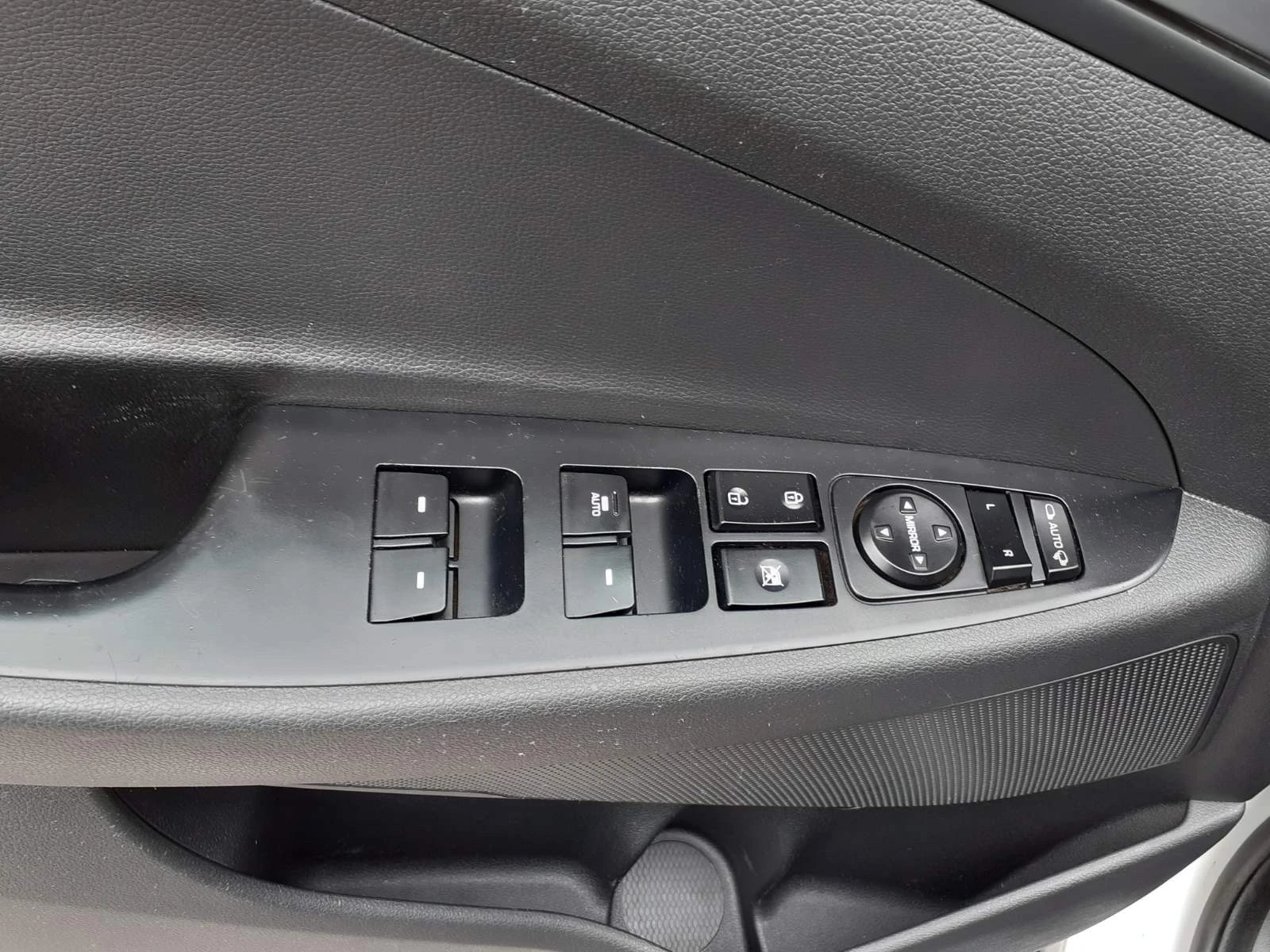 Hyundai Tucson 1, 7 CRDI PREMIUM-NAVI-CAMERA.DVD TV  KAMERA 6KC. , снимка 15 - Автомобили и джипове - 54519385