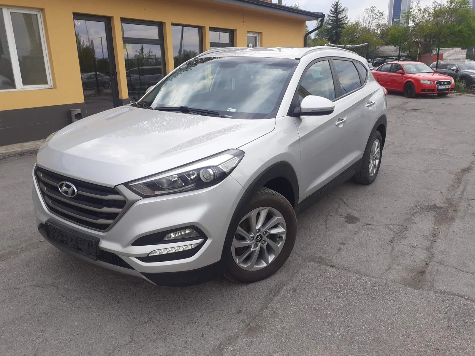 Hyundai Tucson 1, 7 CRDI PREMIUM-NAVI-CAMERA.DVD TV  KAMERA 6KC. , снимка 2 - Автомобили и джипове - 54519385