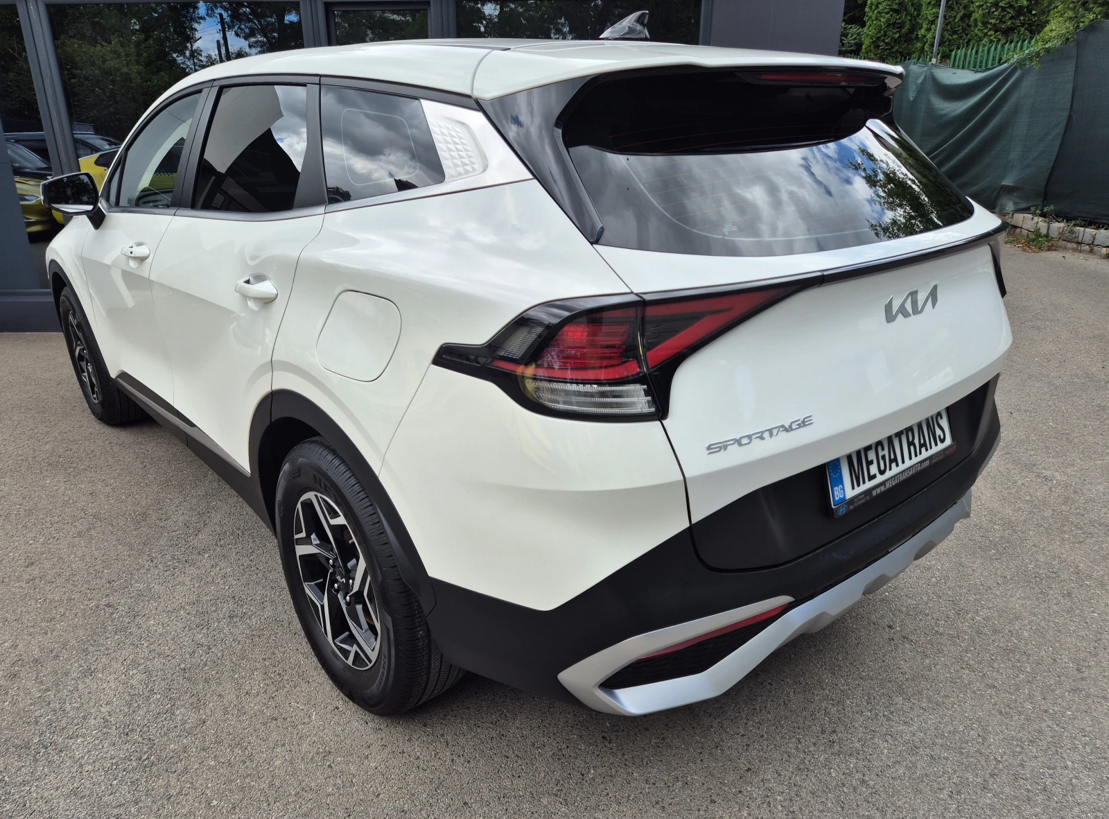 Kia Sportage 1.6 T 180 к.с. 4x2 наличен в БГ, снимка 4 - Автомобили и джипове - 55429290