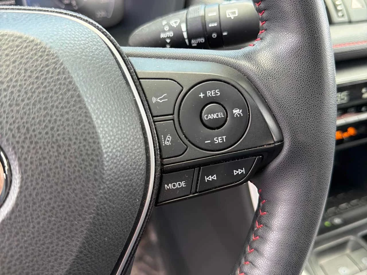 Toyota Rav4 XSE AWD | CARFAX | АВТОКРЕДИТ БЕЗ ПЪРВОНАЧАЛНА , снимка 12 - Автомобили и джипове - 55545809