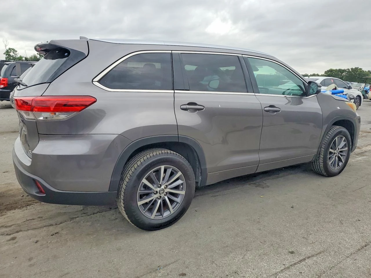 Toyota Highlander, снимка 3 - Автомобили и джипове - 55753277