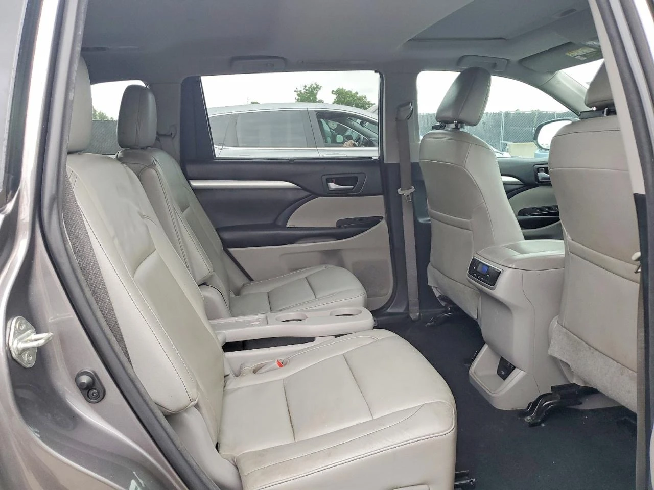 Toyota Highlander, снимка 11 - Автомобили и джипове - 55753277