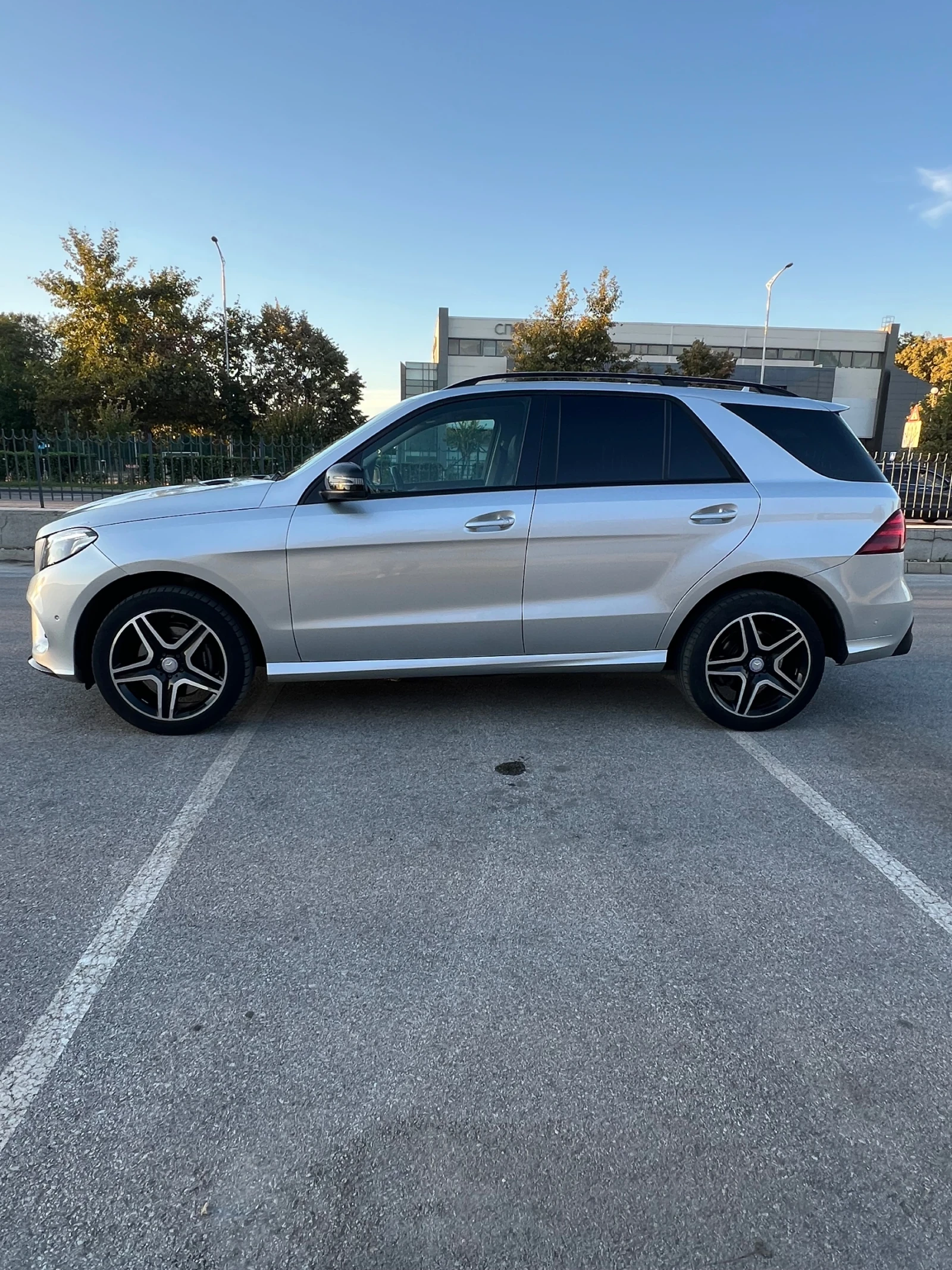 Mercedes-Benz GLE 400, снимка 5 - Автомобили и джипове - 56081141